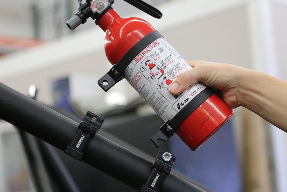 Assault?? 101005FE01212 Quick Release UTV Fire Extinguisher Kit